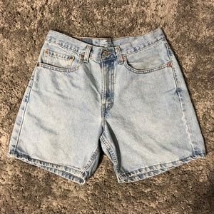 Levi’s 550 Light Wash shorts 31x4